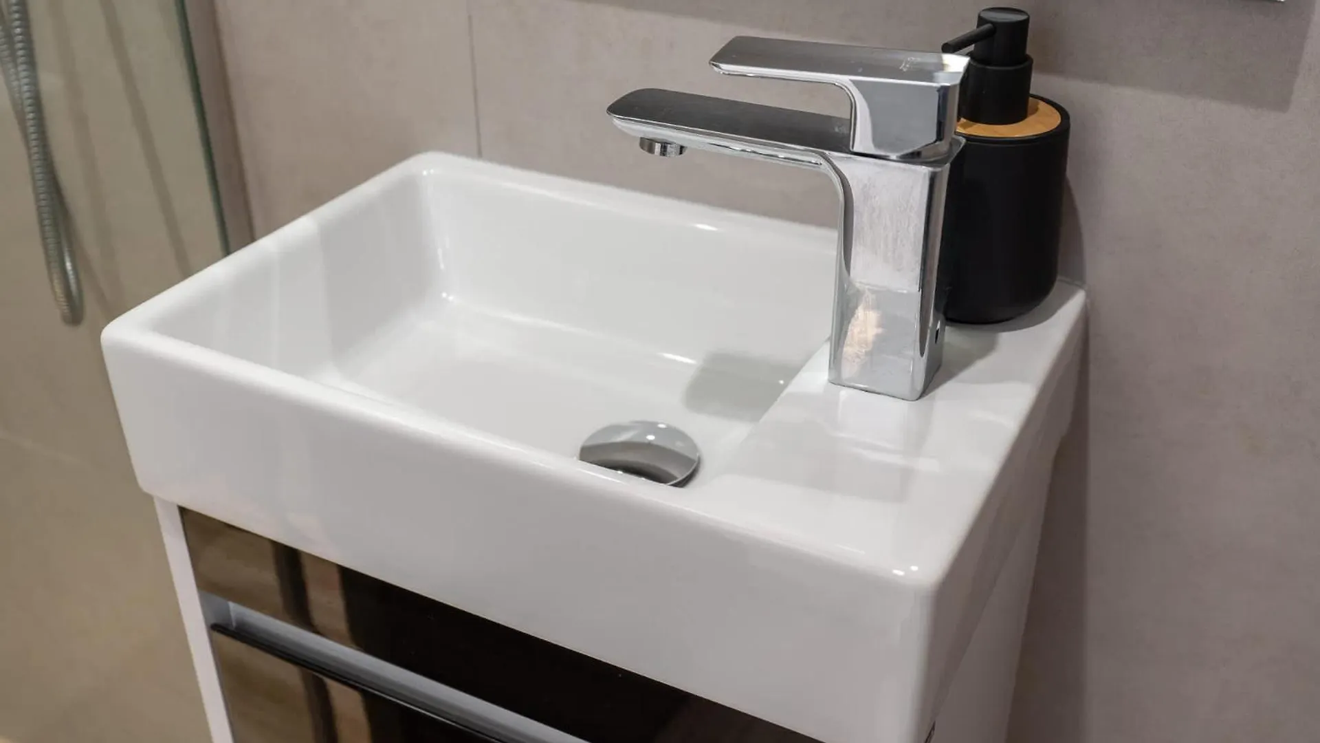 The Ultimate Vacation Starts On This Flat Apartment Dubai 0*,